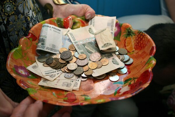 Пенсионерам дадут обещанную прибавку 1000 рублей или правительство снова обмануло? Пенсионерам дадут обещанную прибавку 1000 рублей или правительство снова обмануло?