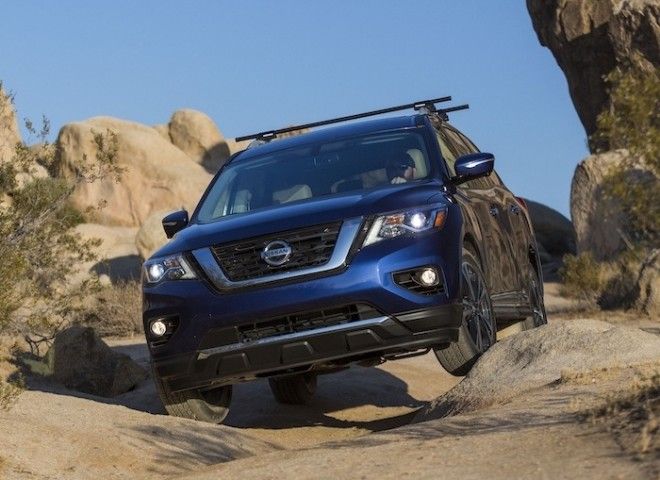 Nissan Pathfinder 2017 года является одним из наихудших автомобилей на рынке США Фото cheatsheetcom