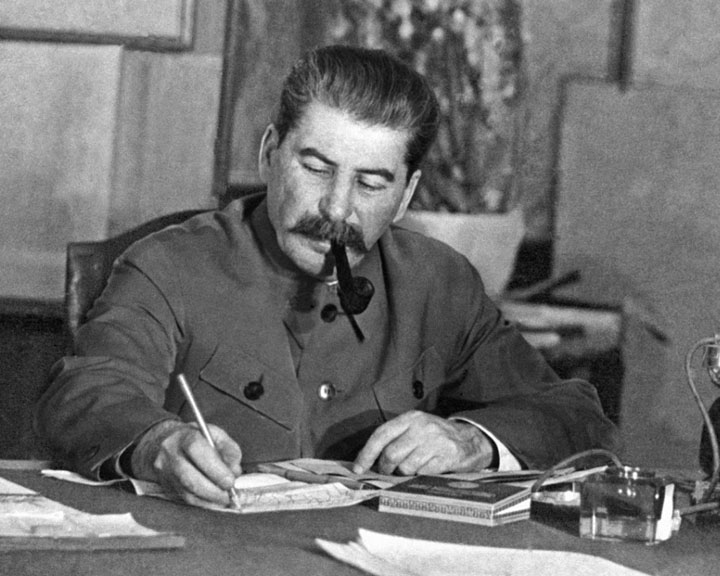 http://politikus.ru/uploads/posts/2015-05/1431642907_stalin.jpg