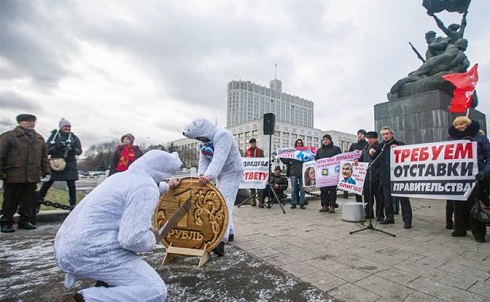 Такой социальной несправедливости Россия не видела с 1905 года Такой социальной несправедливости Россия не видела с 1905 года