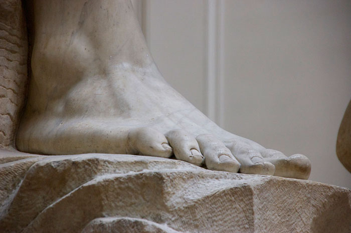 Ближе, чем в музее: как выглядит статуя обнаженного Давида на расстоянии вытянутой руки
