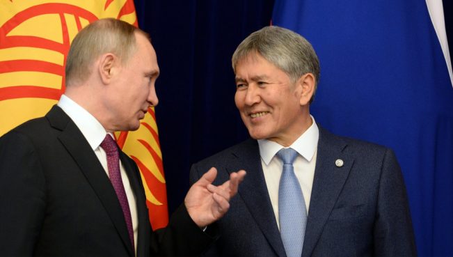 ДОЛЖНА ЛИ РОССИЯ ПОМОГАТЬ СОСЕДЯМ? ДОЛЖНА ЛИ РОССИЯ ПОМОГАТЬ СОСЕДЯМ?