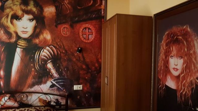 Гостиничный номер от фанатов Пугачевой и Киркорова Гостиничный номер от фанатов Пугачевой и Киркорова