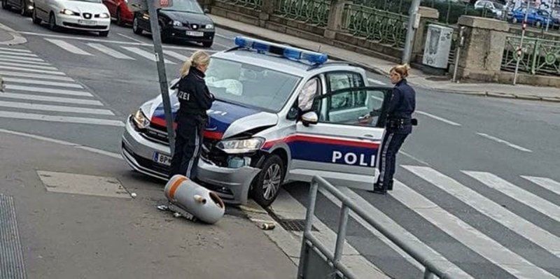 Подборка автомобильных приколов Подборка автомобильных приколов авто, автомобили, автоприкол, автоприколы, подборка, прикол, приколы, юмор