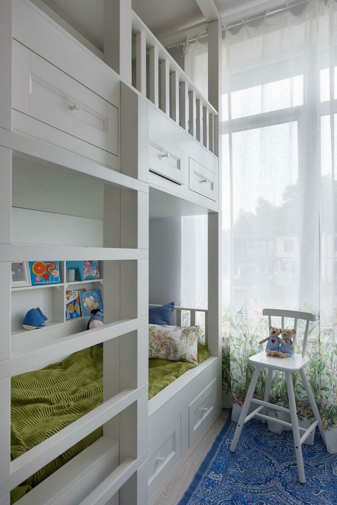 На 41 кв.м - квартира с детской, гостиной, кухней, спальней и изысканным, классическим интерьером