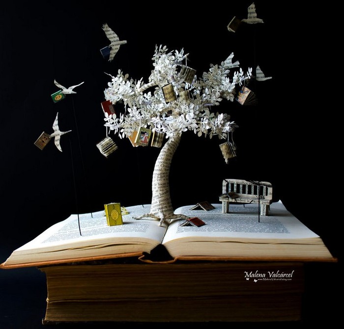 3875523_BookSculpturesaremypassionIworkwithpapertocreateelaboratedforms57f36559dd6fb__880 (700x671, 79Kb)