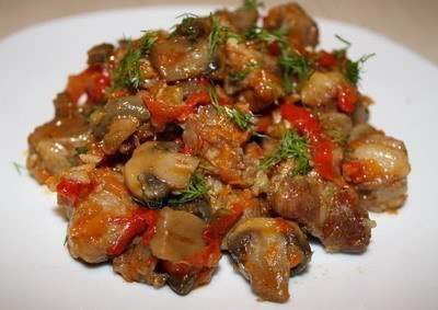 МЯСО, ТУШЕНОЕ С ШАМПИНЬОНАМИ И СЛАДКИМ ПЕРЦЕМ МЯСО, ТУШЕНОЕ С ШАМПИНЬОНАМИ И СЛАДКИМ ПЕРЦЕМ