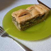 Слоеный пирог со шпинатом