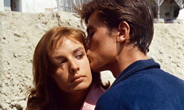 Ален Делон и Мари Лафоре в фильме *На ярком солнце*, 1959 | Фото: nashagazeta.ch Ален Делон и Мари Лафоре в фильме *На ярком солнце*, 1959 | Фото: nashagazeta.ch