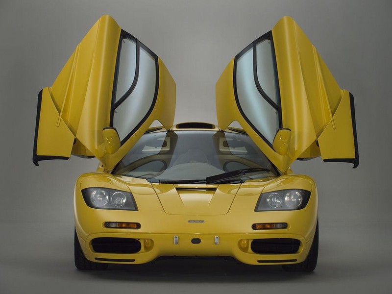 Новенький McLaren F1 в заводской упаковке на продажу