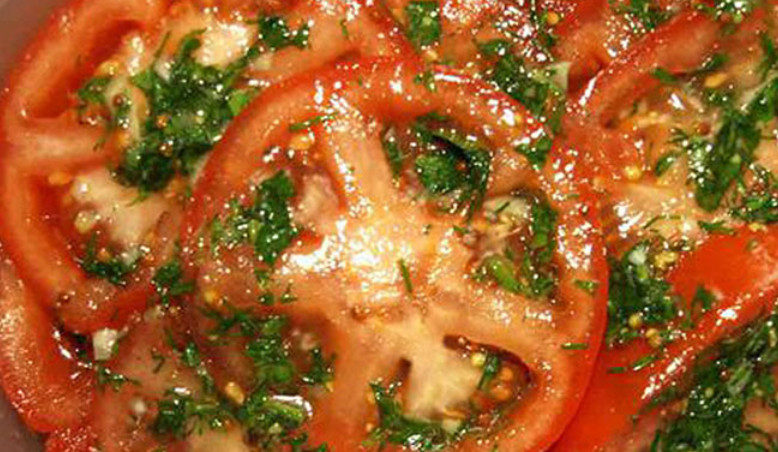 Всего полчаса, и освежающая закуска к столу готова! Супервкусные помидоры по-итальянски.