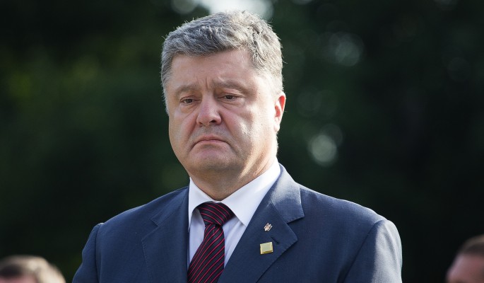 Алкоголика Порошенко меняют на 52-летнюю блондинку Алкоголика Порошенко меняют на 52-летнюю блондинку