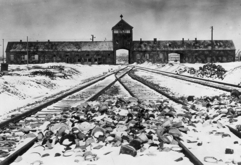 История 17 британцев из Освенцима История 17 британцев из Освенцима америка, война, вторая мировая, германия, загадки, история, легенды, тайны