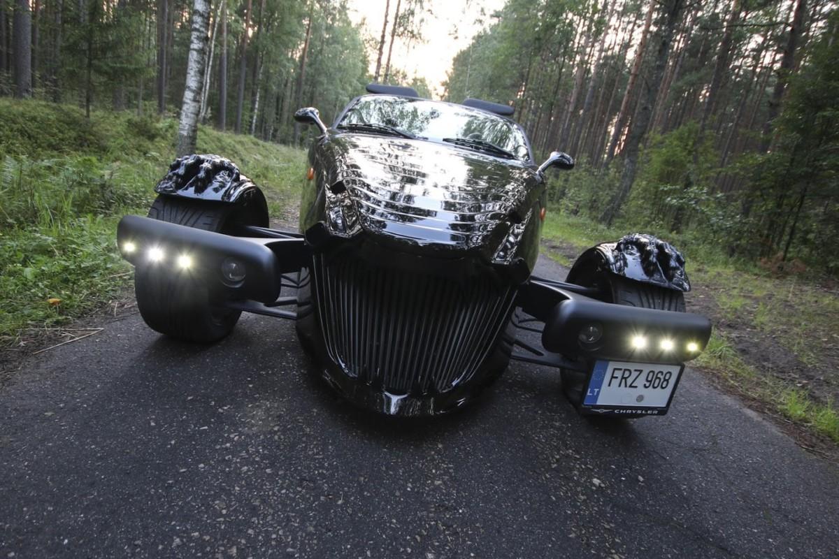 В Украине выставлен на продажу устрашающий автомобиль В Украине выставлен на продажу устрашающий автомобиль