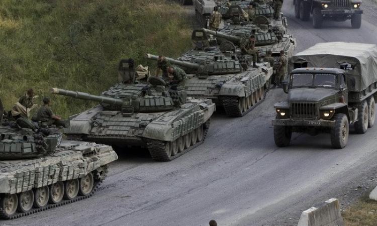 Обманная война