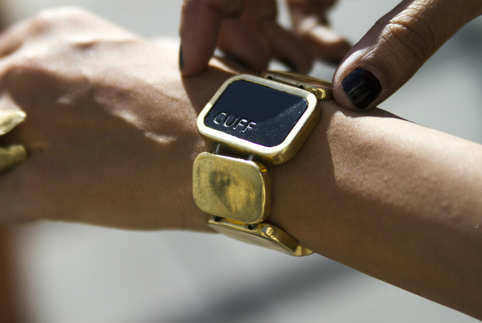 Браслет безопасности от компании Cuff. Браслет безопасности от компании Cuff.