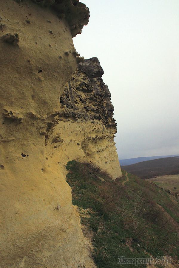 Крым. Пещерный город Бакла. Прострелы Крым. Пещерный город Бакла. Прострелы