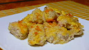 Фото к рецепту: Нежная чесночная курочка под шубкой запеченная в духовке Фото к рецепту: Нежная чесночная курочка под шубкой запеченная в духовке
