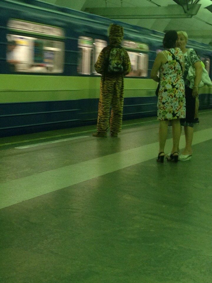 Убойная подборка фееричной метромоды! Очень забавные персонажи! Убойная подборка фееричной метромоды! Очень забавные персонажи!