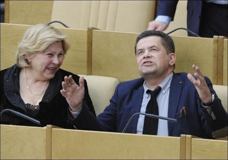 Чем занимаются депутаты на заседаниях Госдумы? Чем занимаются депутаты на заседаниях Госдумы?