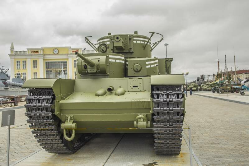 Рассказы об оружии. Танк Т-35. Самый бесполезный в мире? Рассказы об оружии. Танк Т-35. Самый бесполезный в мире? рассказы об оружии, страницы истории, танк т-35