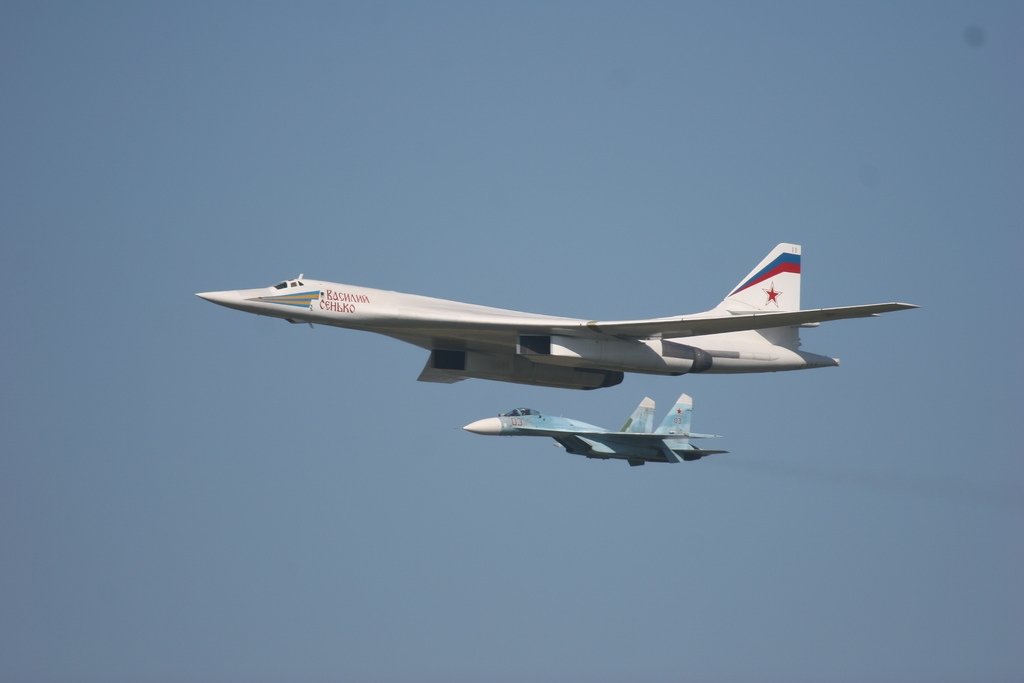 Российский Blackjack против американского B-1B Lancer: битва бомбардировщиков