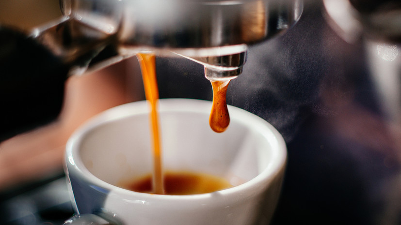 Врач призвала отказаться от кофе с утра