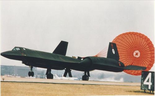 SR-71 «Черный дрозд»: самый скоростной самолет в мире SR-71 «Черный дрозд»: самый скоростной самолет в мире