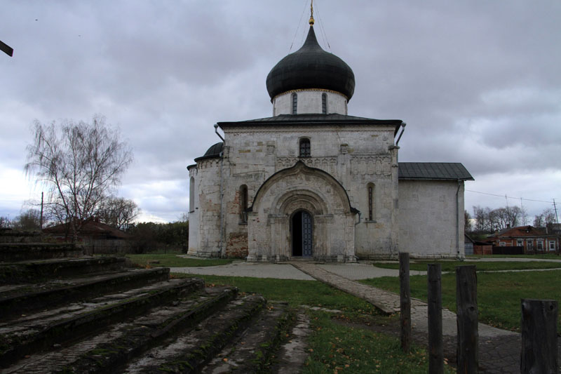 2013-10-19 Последний домонгольский каменный храм: Георгиевский собор (Юрьев-Польский) 1234 г. 2013-10-19 Последний домонгольский каменный храм: Георгиевский собор (Юрьев-Польский) 1234 г.