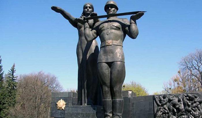 Монумент Славы во Львове Монумент Славы во Львове