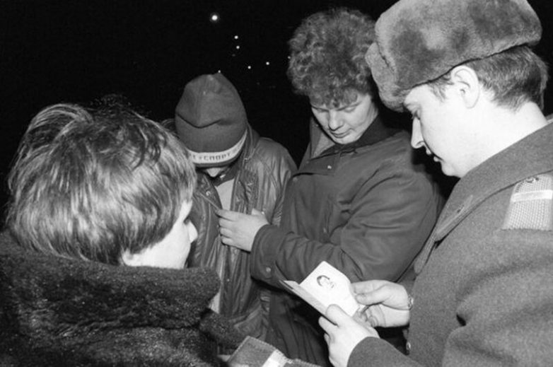 Как в СССР боролись за трудовую дисциплину.