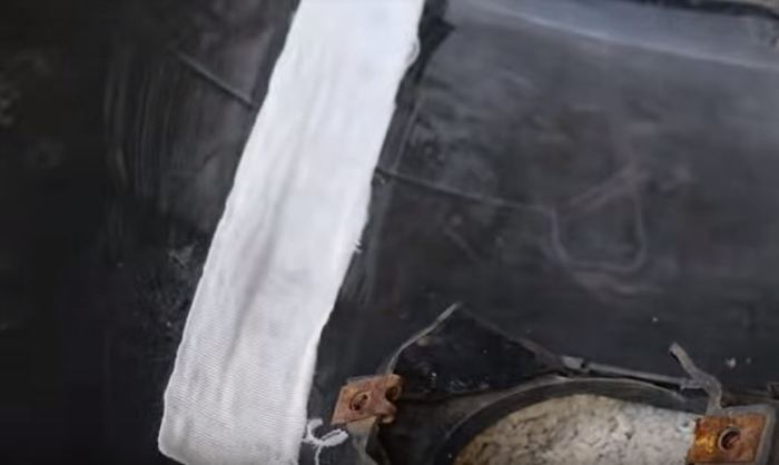 Потом накладывается вот такая шина. /Фото: youtube.com. Потом накладывается вот такая шина. /Фото: youtube.com.