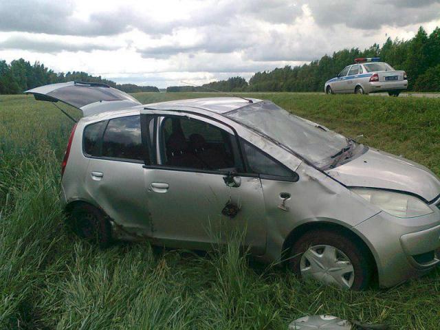 В Мордовском районе «Mitsubisi Colt» съехал в кювет: водитель в больнице