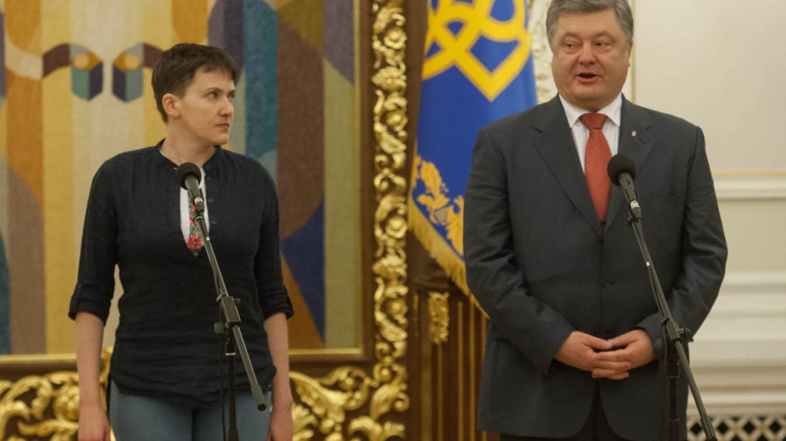 Савченко жестко ответила Порошенко: Лучше бы ты принял закон против себя! Савченко жестко ответила Порошенко: Лучше бы ты принял закон против себя!