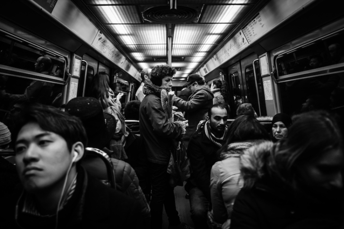 Колоритные уличные фотографии известных стрит-фотографов из разных стран