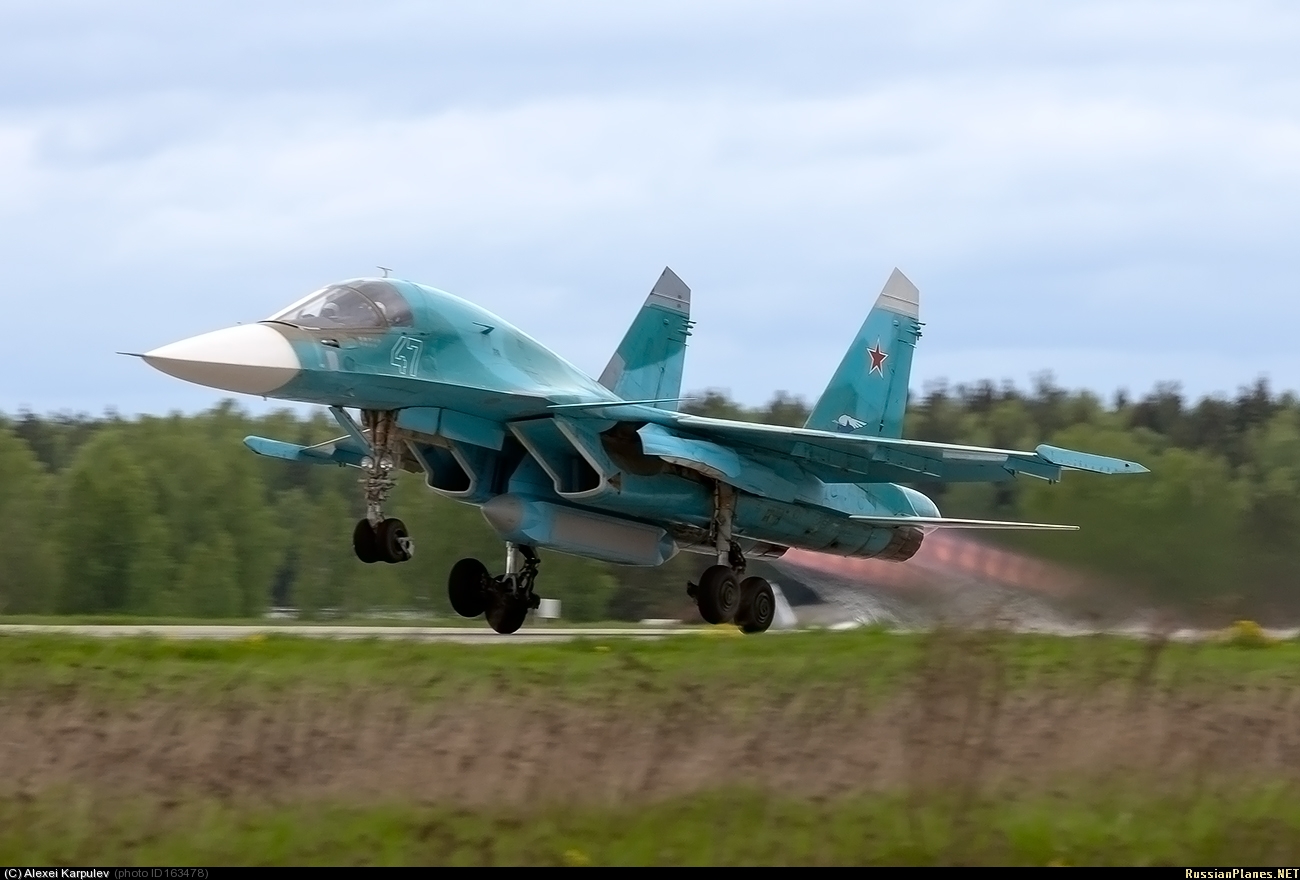 ВКС России получат первые восемь модернизированных самолетов Су-34М