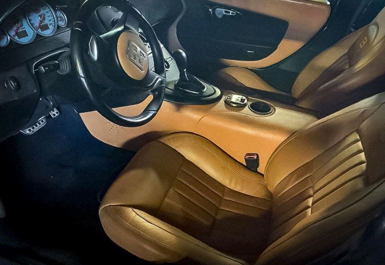 Американец превратил старую развалюху в точную копию Bugatti Veyron