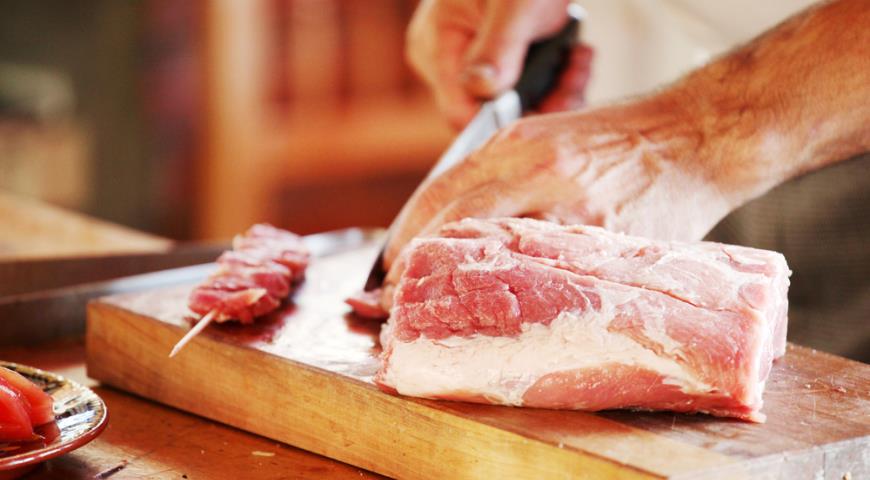 Как правильно выбирать мясо на рынке и в магазинах. Советы от настоящего мясника Как правильно выбирать мясо на рынке и в магазинах. Советы от настоящего мясника