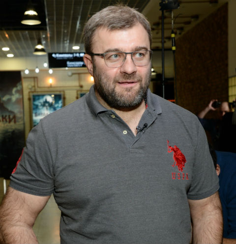Михаил Пореченков с семьей часто бывает на даче в Перово Михаил Пореченков с семьей часто бывает на даче в Перово