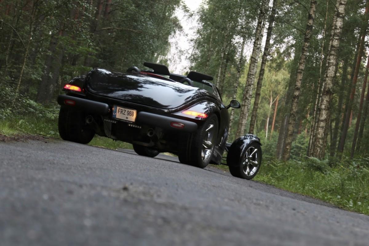 В Украине выставлен на продажу устрашающий автомобиль В Украине выставлен на продажу устрашающий автомобиль