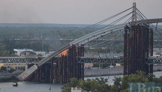 Путин в Крыму — «кастрюли» в дыму Путин в Крыму — «кастрюли» в дыму