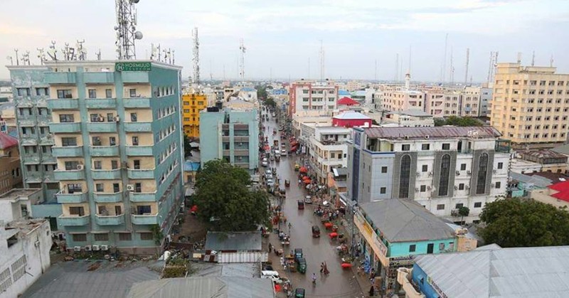 Так выглядит одна из самых оживлённых улиц города Могадишо, жители Сомали, сомали