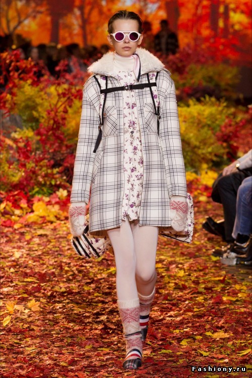 Moncler Gamme Rouge осень-зима 2017-2018 -- очень уютно, комфортно и даже шикарно Moncler Gamme Rouge осень-зима 2017-2018 -- очень уютно, комфортно и даже шикарно