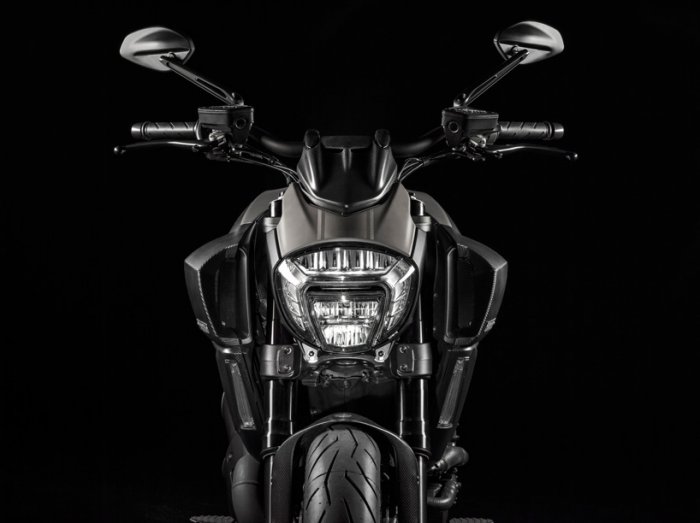 Ограниченная серия Ducati Diavel Titanium Ограниченная серия Ducati Diavel Titanium