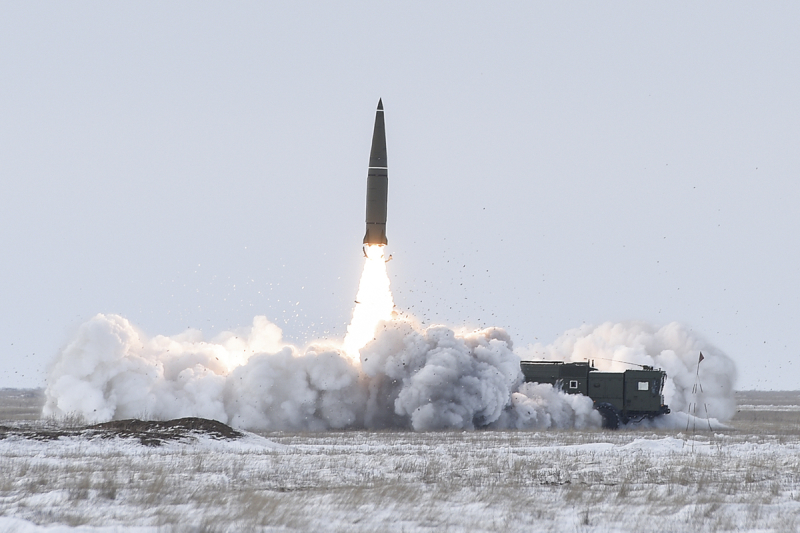 Российские военные успешно провели учебный запуск ракеты «Искандер-М» на «Центре-2019»