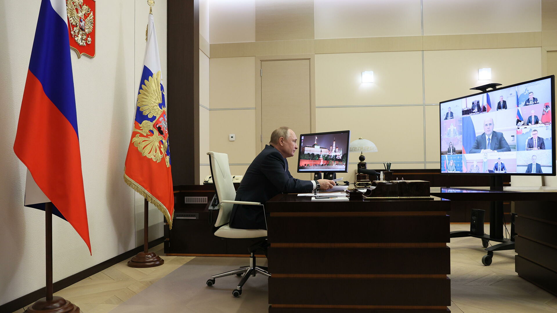 Президент РФ Владимир Путин заседание Совета по стратегическому развитию и национальным проектам Президент РФ Владимир Путин заседание Совета по стратегическому развитию и национальным проектам - РИА Новости, 1920, 15.12.2021