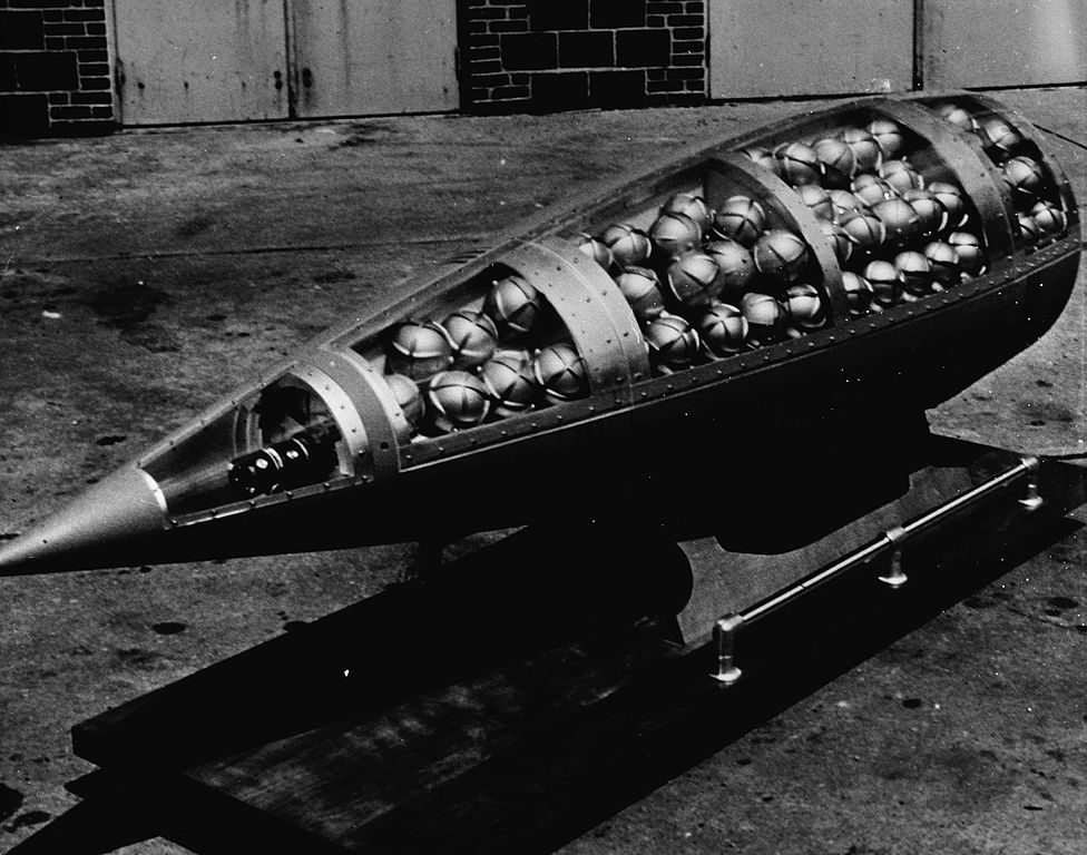 10.jpg Боеголовка с зарином, 1960-ые.