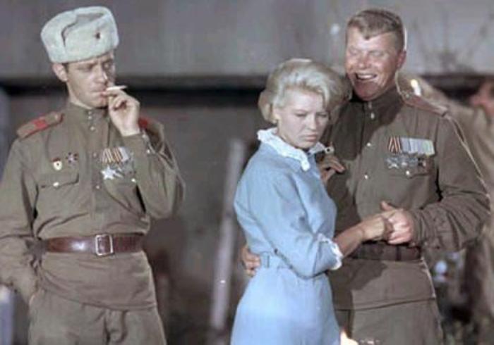 Кадр из фильма *Женя, Женечка и *Катюша*, 1967 | Фото: kino-teatr.ru Кадр из фильма *Женя, Женечка и *Катюша*, 1967 | Фото: kino-teatr.ru
