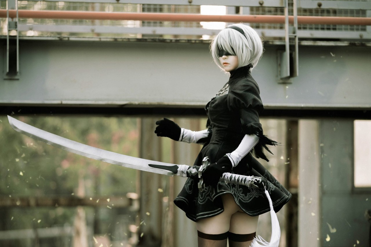 Косплей 2B из Nier:Automata от Мисы Чианг Косплей 2B из Nier:Automata от Мисы Чианг