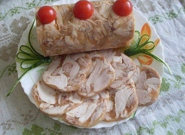 Куриный рулет в бутылке